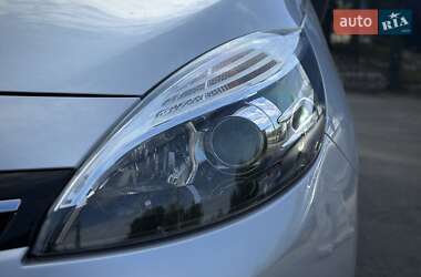 Мінівен Renault Scenic 2013 в 