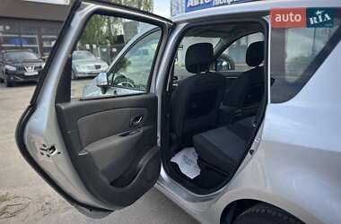 Мінівен Renault Scenic 2013 в 