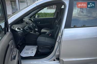 Мінівен Renault Scenic 2013 в 