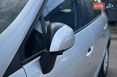 Мінівен Renault Scenic 2013 в 