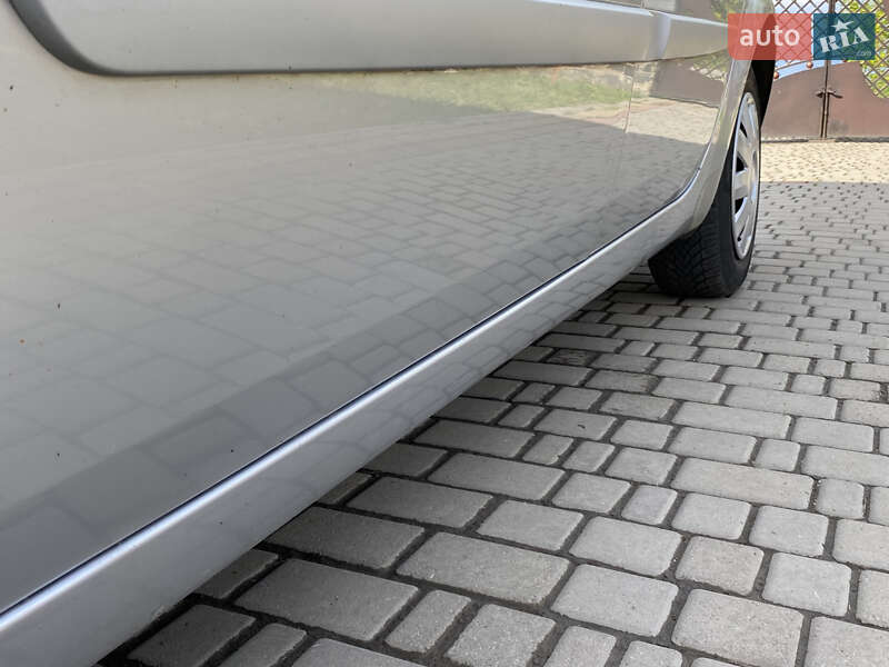 Мінівен Renault Scenic 2007 в Луцьку