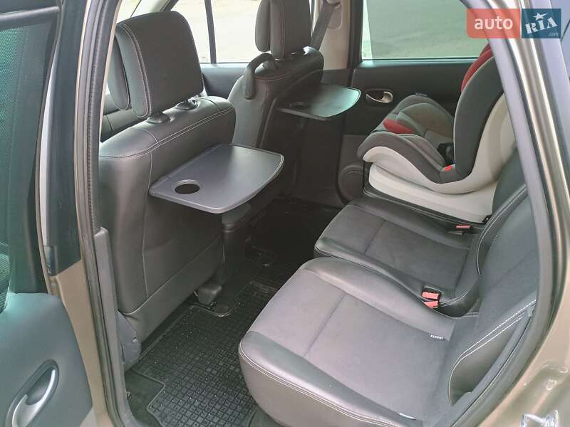Минивэн Renault Scenic 2009 в Ромнах