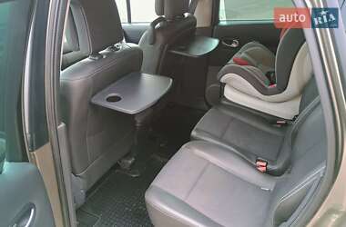 Минивэн Renault Scenic 2009 в 