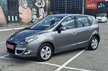 Мінівен Renault Scenic 2011 в 