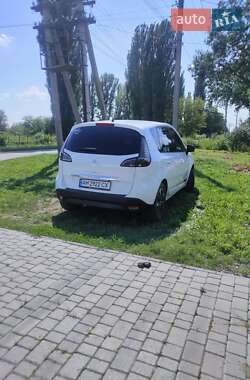 Минивэн Renault Scenic 2015 в Любаре