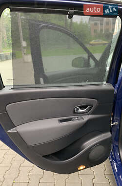 Минивэн Renault Scenic 2009 в 