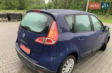 Минивэн Renault Scenic 2009 в 
