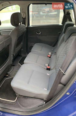 Минивэн Renault Scenic 2009 в 