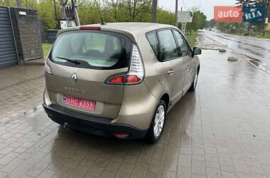 Минивэн Renault Scenic 2013 в 