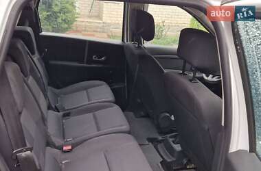 Минивэн Renault Scenic 2012 в 