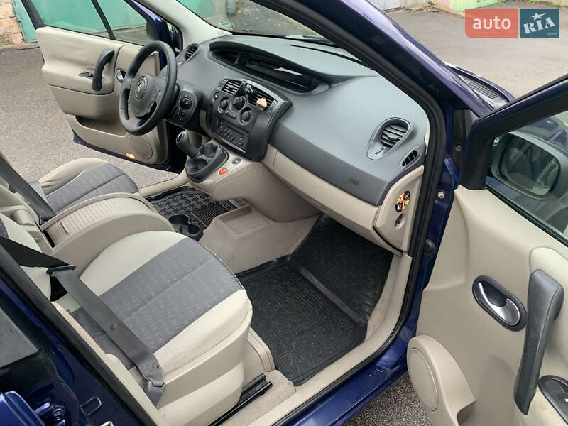 Минивэн Renault Scenic 2004 в Киеве фото 10 Минивэн Renault Scenic 2004 в Киеве