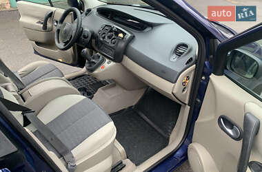Мінівен Renault Scenic 2004 в  фото 10 Мінівен Renault Scenic 2004 в