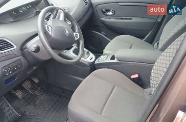 Минивэн Renault Scenic 2011 в 