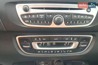 Минивэн Renault Scenic 2011 в 