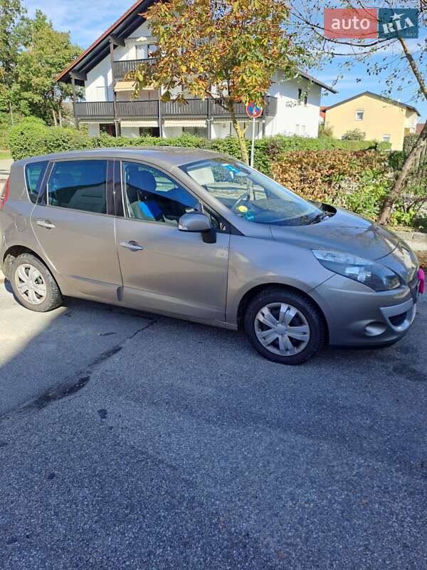 Минивэн Renault Scenic 2011 в Харькове