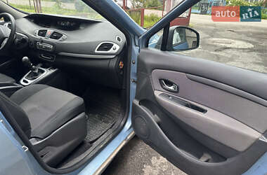 Минивэн Renault Scenic 2011 в 