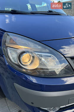 Минивэн Renault Scenic 2009 в 