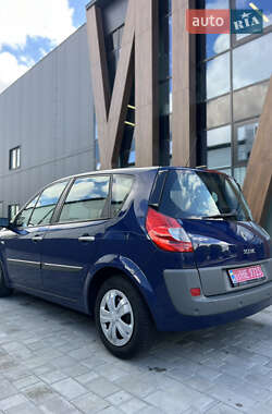 Минивэн Renault Scenic 2009 в 