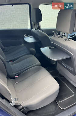 Минивэн Renault Scenic 2009 в 