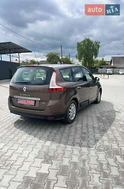 Минивэн Renault Scenic 2010 в 