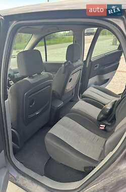 Минивэн Renault Scenic 2003 в 