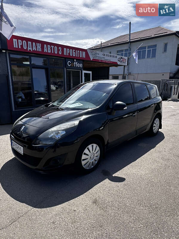 Минивэн Renault Scenic 2009 в 