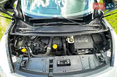 Минивэн Renault Scenic 2013 в 