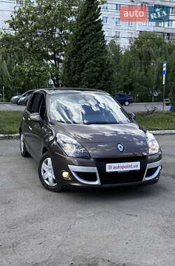 Минивэн Renault Scenic 2010 в 