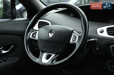 Минивэн Renault Scenic 2009 в 
