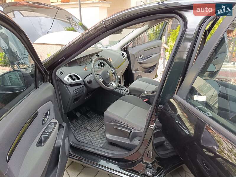 Минивэн Renault Scenic 2012 в Виноградове