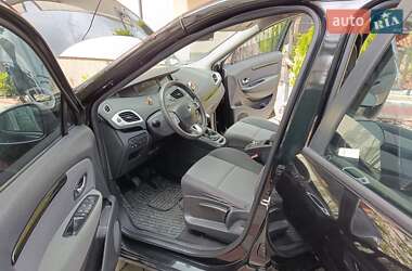Минивэн Renault Scenic 2012 в 