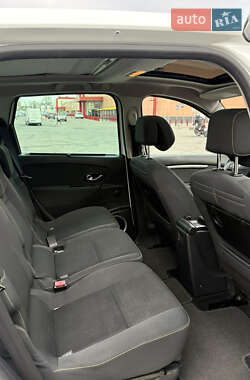 Минивэн Renault Scenic 2010 в 