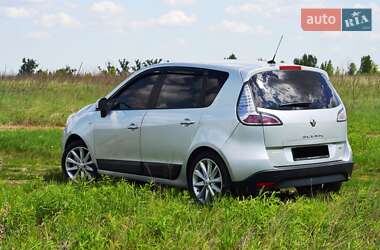 Минивэн Renault Scenic 2013 в 