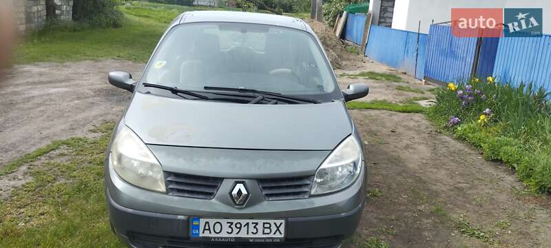 Минивэн Renault Scenic 2004 в 