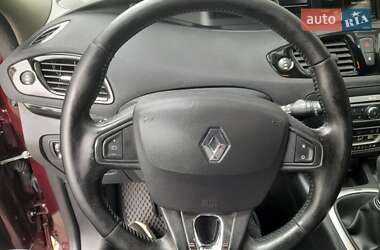 Минивэн Renault Scenic 2015 в 