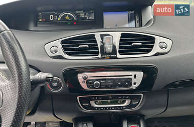 Минивэн Renault Scenic 2013 в 