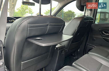 Минивэн Renault Scenic 2013 в 