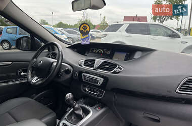 Минивэн Renault Scenic 2013 в 