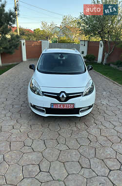 Минивэн Renault Scenic 2015 в 