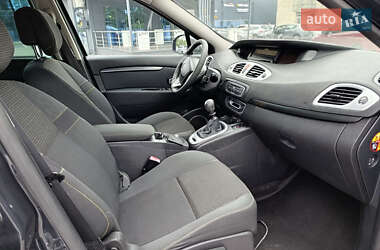 Минивэн Renault Scenic 2010 в 