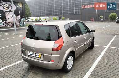 Минивэн Renault Scenic 2009 в 