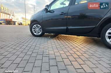 Минивэн Renault Scenic 2012 в 