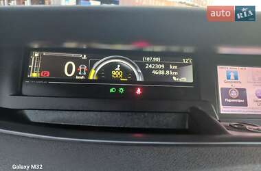 Минивэн Renault Scenic 2012 в 