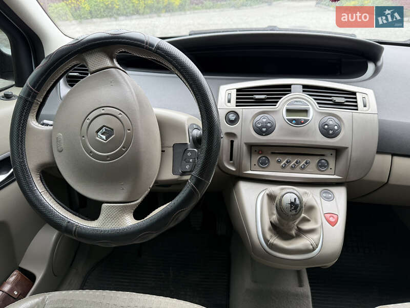 Минивэн Renault Scenic 2003 в Староконстантинове