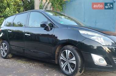 Минивэн Renault Scenic 2011 в 