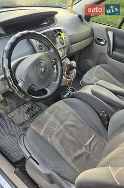 Минивэн Renault Scenic 2004 в 