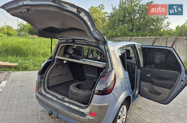 Минивэн Renault Scenic 2004 в 