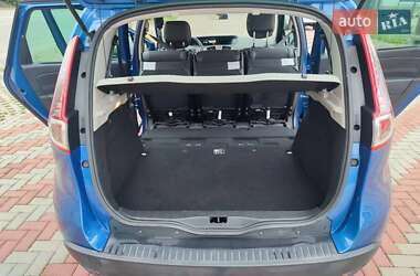 Минивэн Renault Scenic 2011 в 