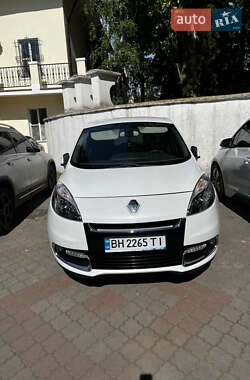 Минивэн Renault Scenic 2012 в 