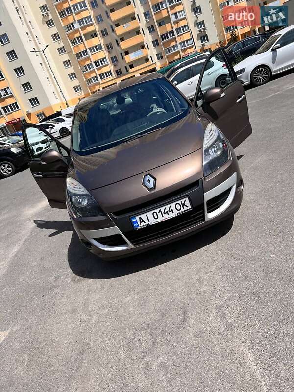 Минивэн Renault Scenic 2009 в Броварах